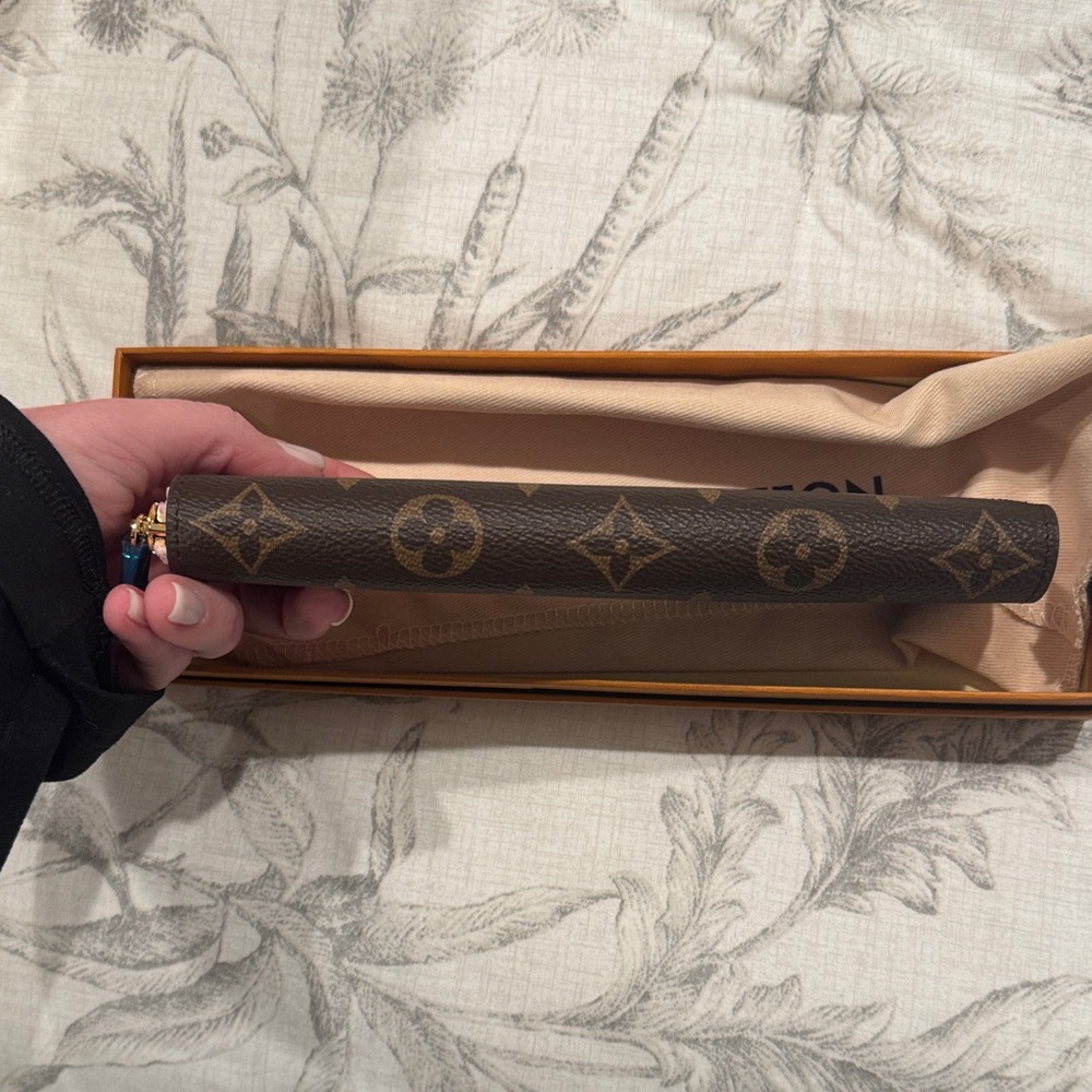 Louis Vuitton style pencil case - Picture 6 of 6